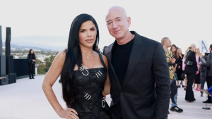 Jeff Bezos e Lauren Sánchez spostano la festa di nozze: protesta a Venezia contro i super-ricchi